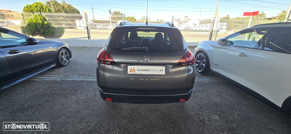 Peugeot 2008 1.2 PureTech Style - 6