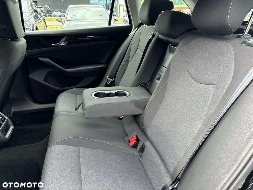 Volkswagen Passat - 10