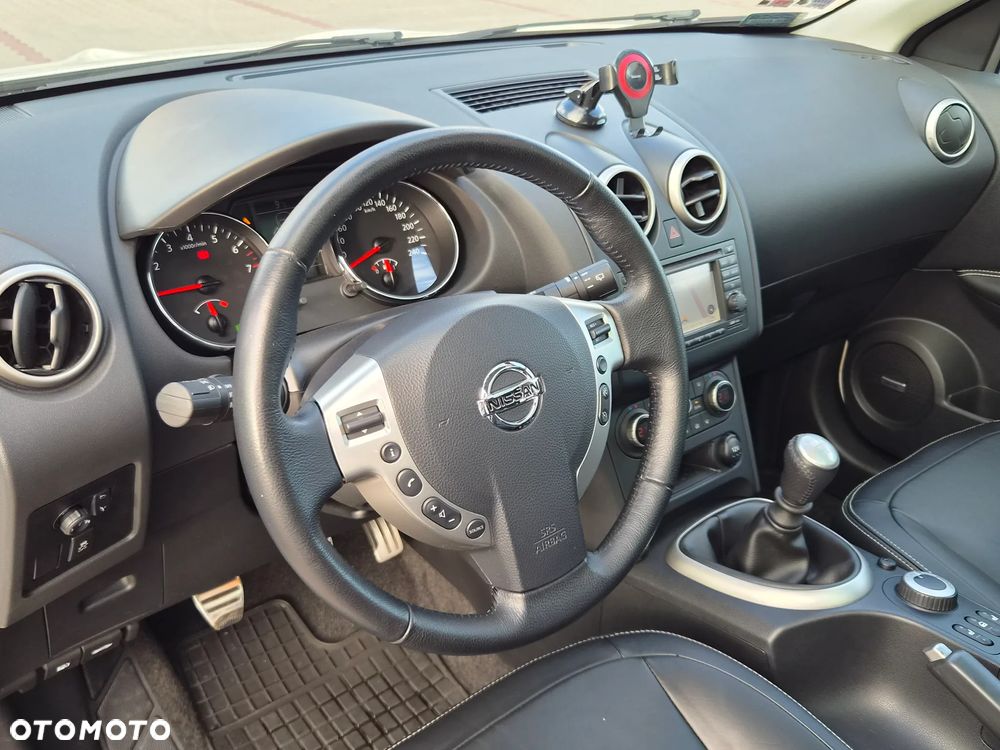 Nissan Qashqai 2.0 4x4 Tekna Premium - 16