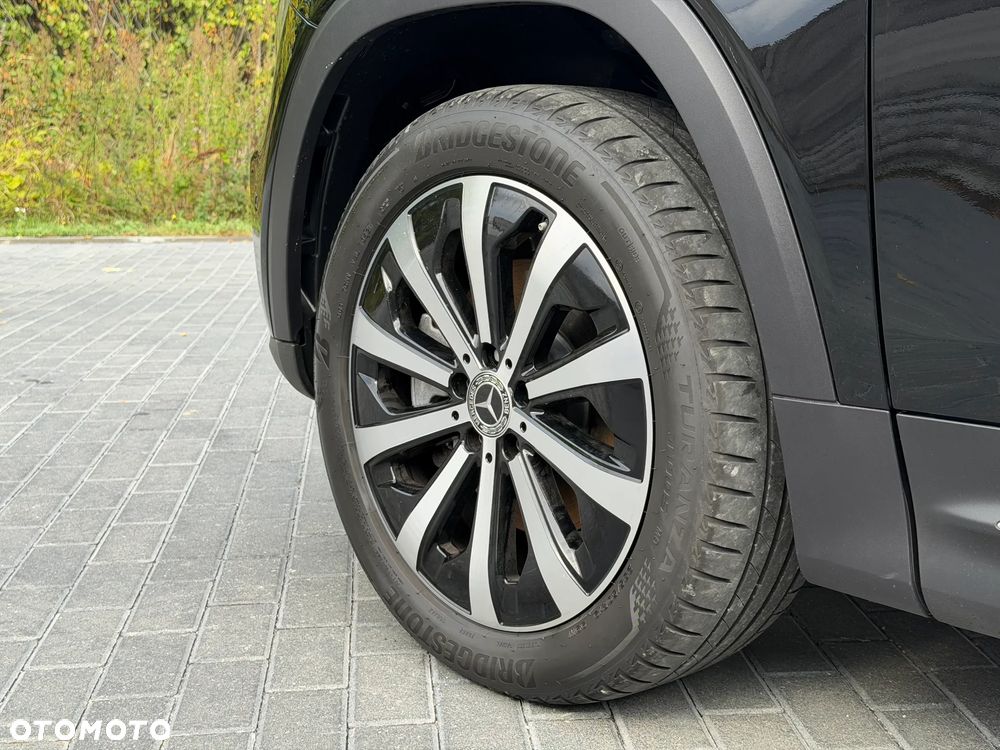 Mercedes-Benz GLB 250 4Matic 8G-DCT - 9