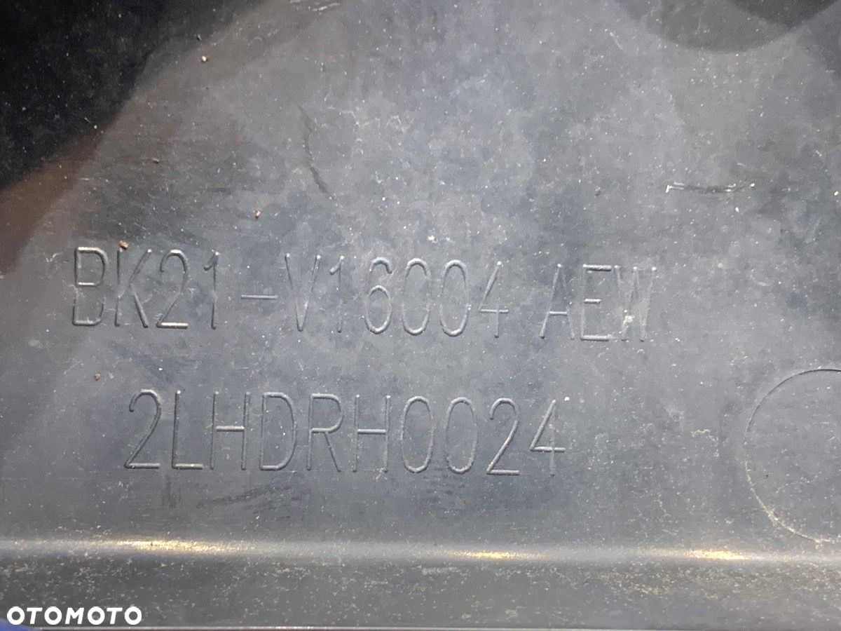 TRÓJKĄT ZAŚLEPKA BŁOTNIK PRAWA - 84.00 PLN - FORD TRANSIT CUSTOM V362 Autobus (F3) 2012 - 2022 - 4