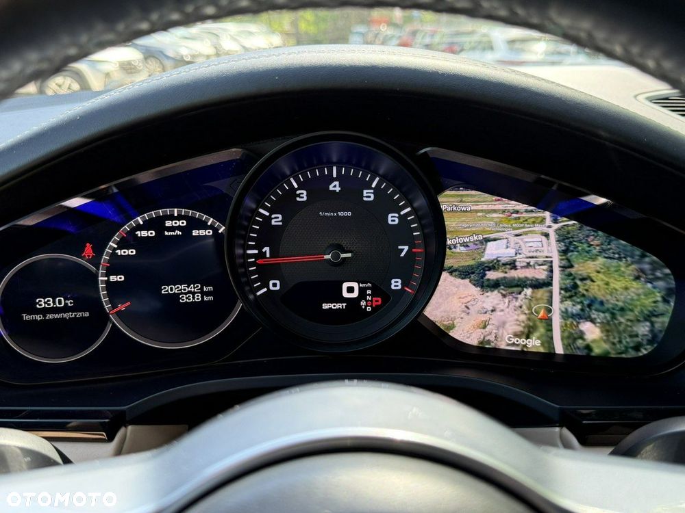 Porsche Cayenne - 26