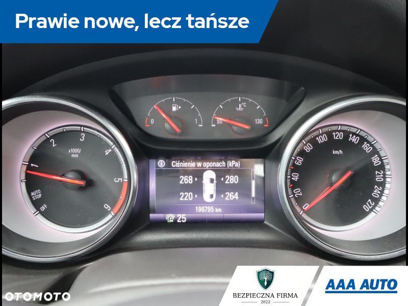 Opel Insignia - 12