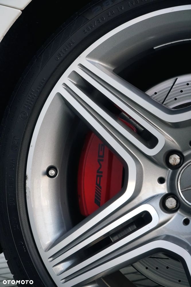 Mercedes-Benz SL 63 AMG - 34