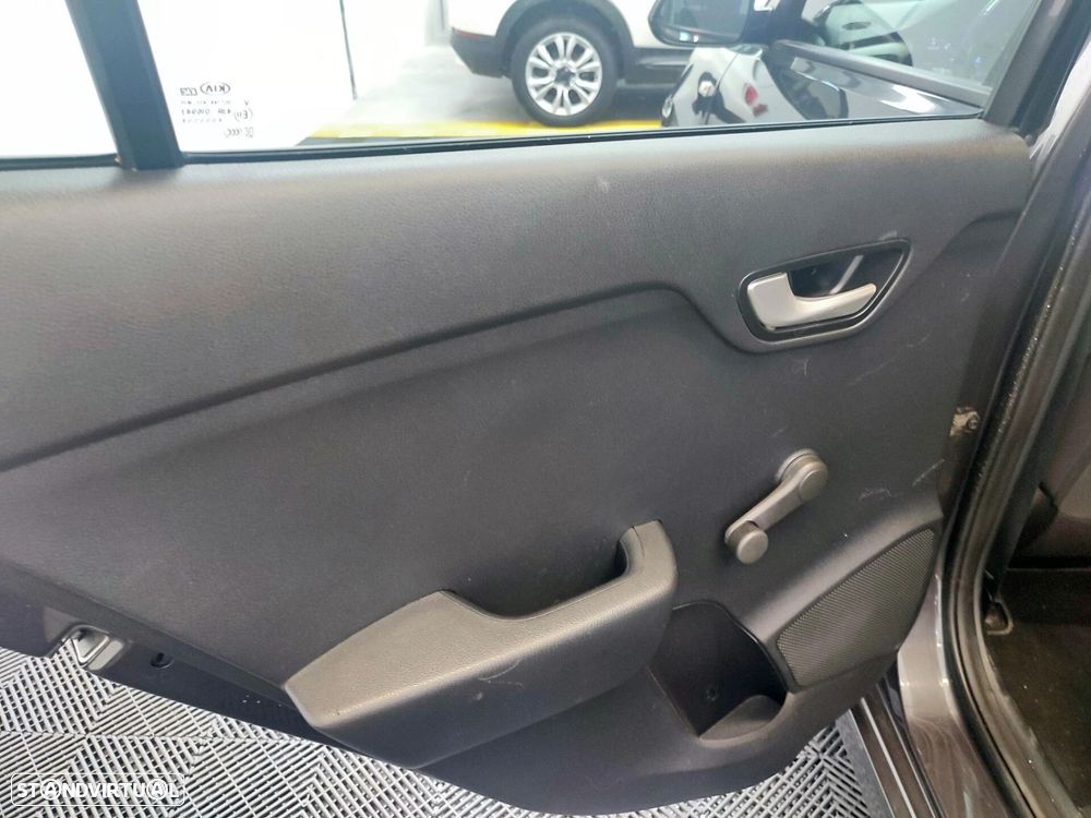Kia Rio 1.4 CRDi 90 Platinum Edition - 48