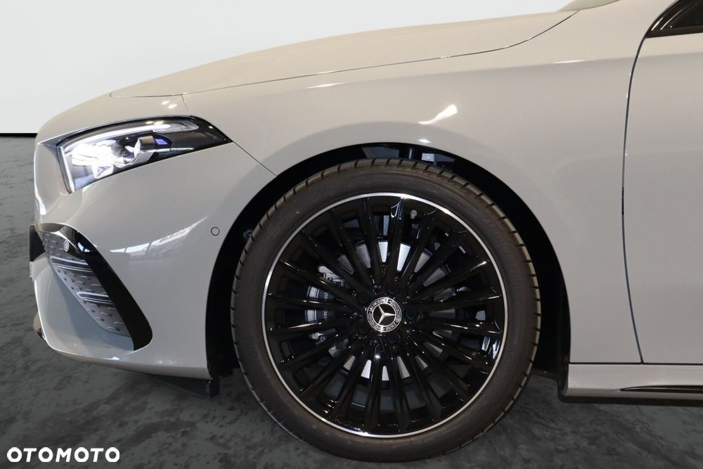 Mercedes-Benz Klasa A 220 4-Matic AMG Line 8G-DCT - 6