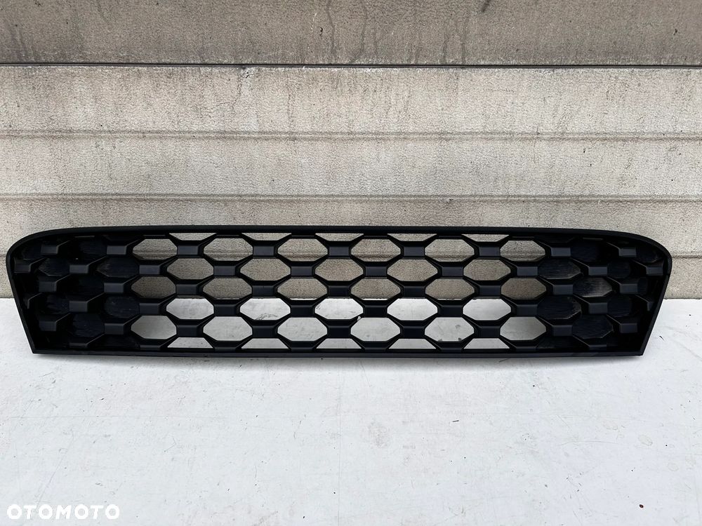 KRATKA ŚRODKOWA ZDERZAKA HYUNDAI KONA LIFT 86350-J9CA0 ORYGINAŁ - 1