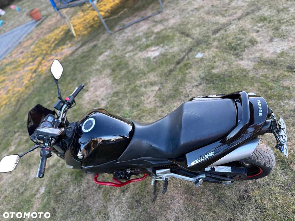Suzuki GSR - 5