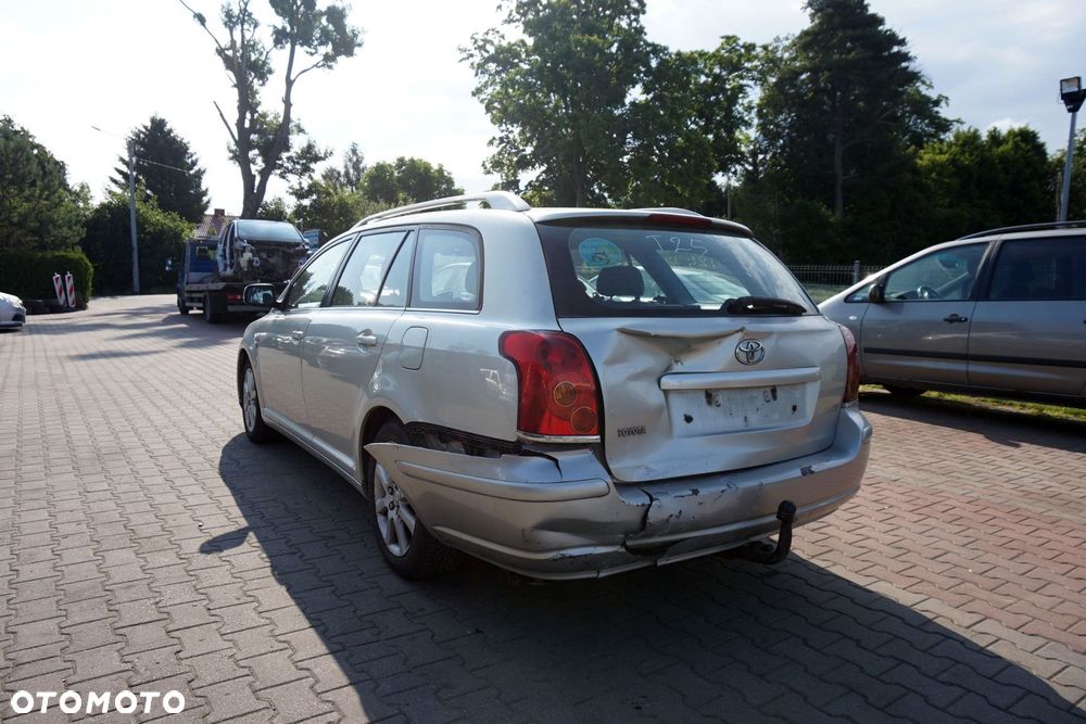 TOYOTA AVENSIS II T25 KOMBI 2003 1C0 2.0 D4D 1CD-FTV 115KM E357 SREBRNY na części - 3
