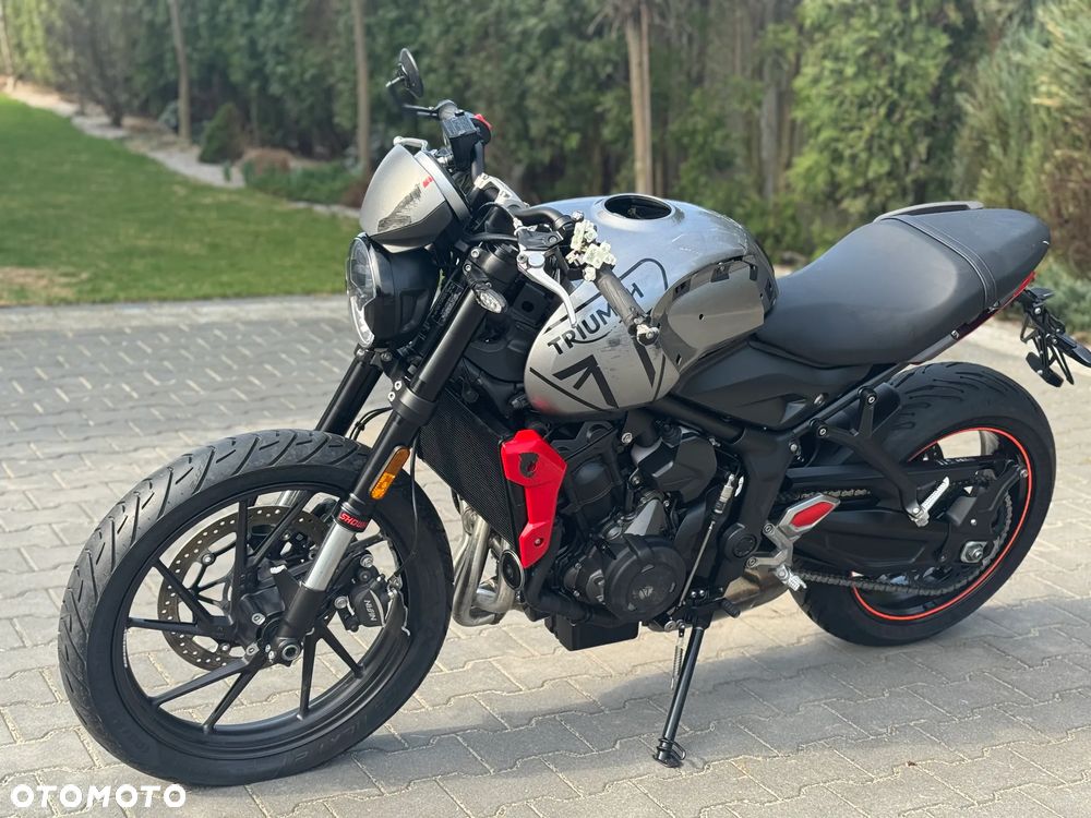 Triumph Trident - 7