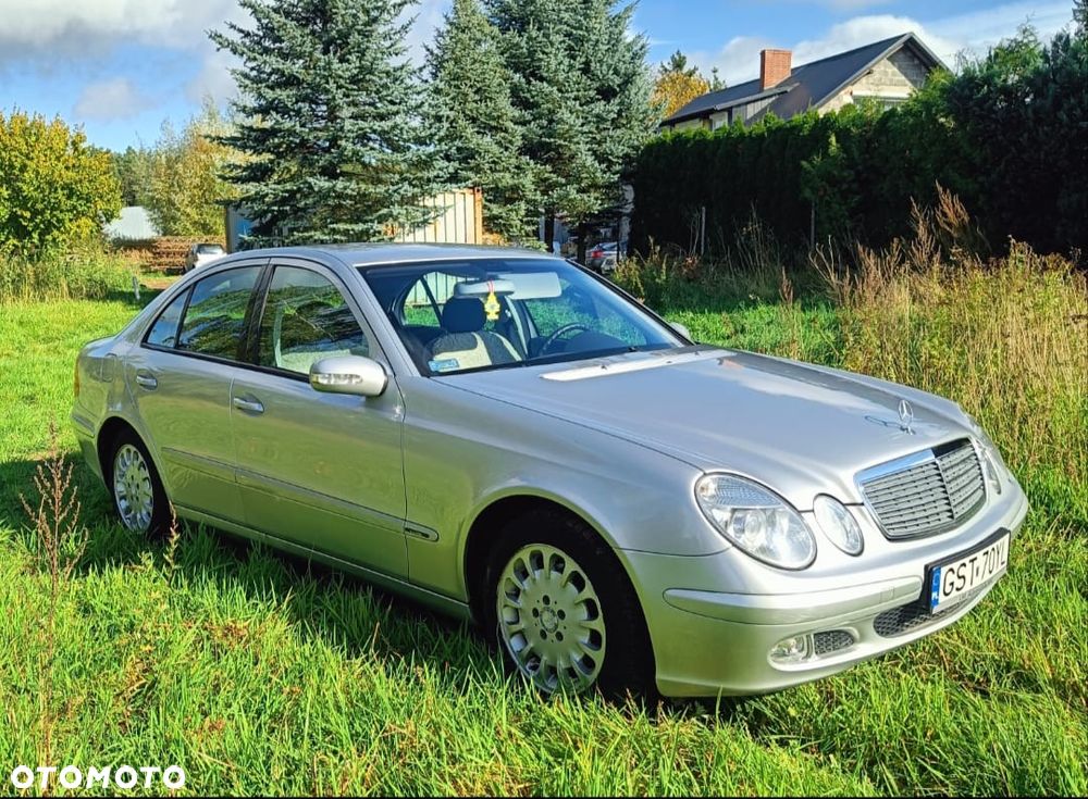 Mercedes-Benz E-Class 2004 photo 4