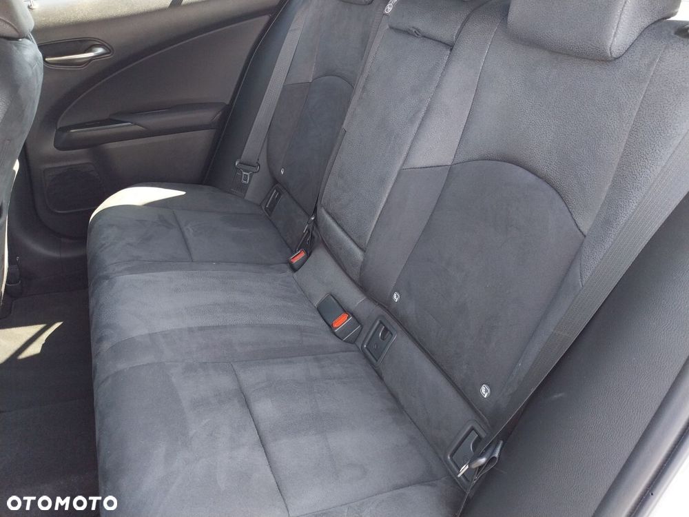 Lexus UX 300h Business - 13