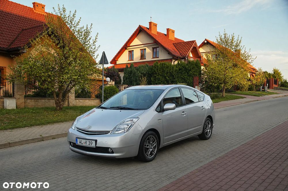 Toyota Prius 1.5 VVT-i Prestige - 2