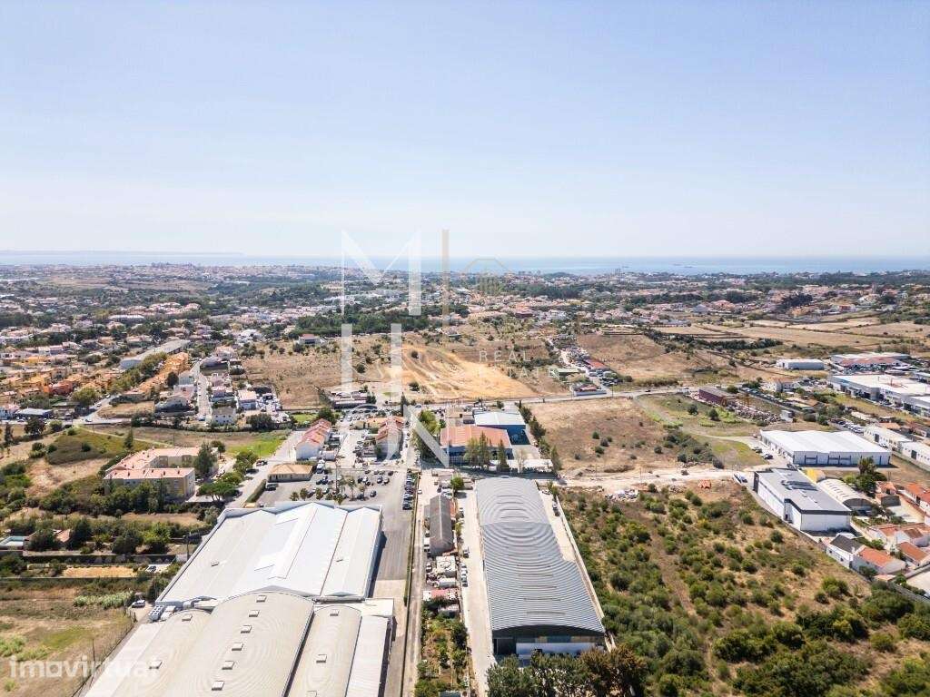 Armazém e Terreno de 13782m2 com potencial de expansão em Alcabideche - Grande imagem: 5/10