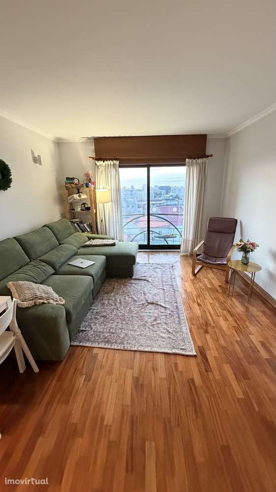 T2 com varanda, garagem e excelente localização - Grande imagem: 4/20