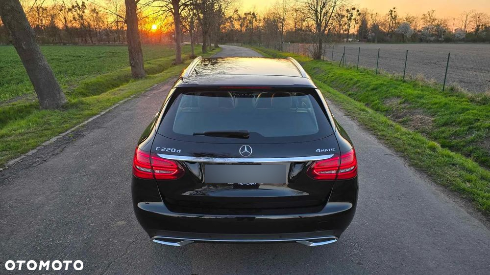 Mercedes-Benz Klasa C 220 d 4Matic T 9G-TRONIC Avantgarde - 10