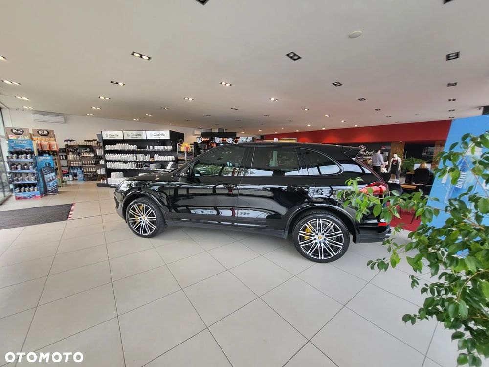 Porsche Cayenne Turbo S Tiptronic S - 15