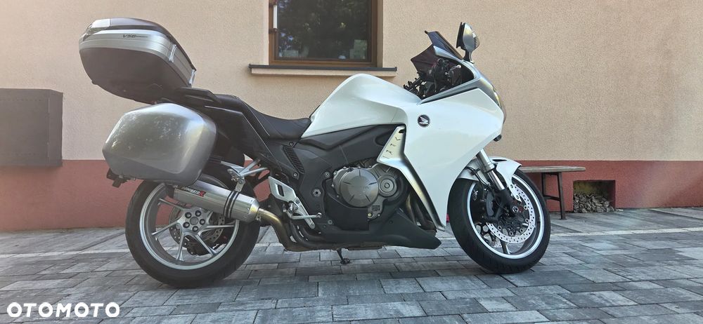 Honda VFR - 16