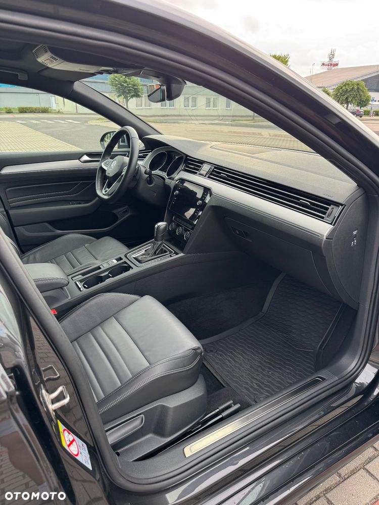 Volkswagen Passat - 11