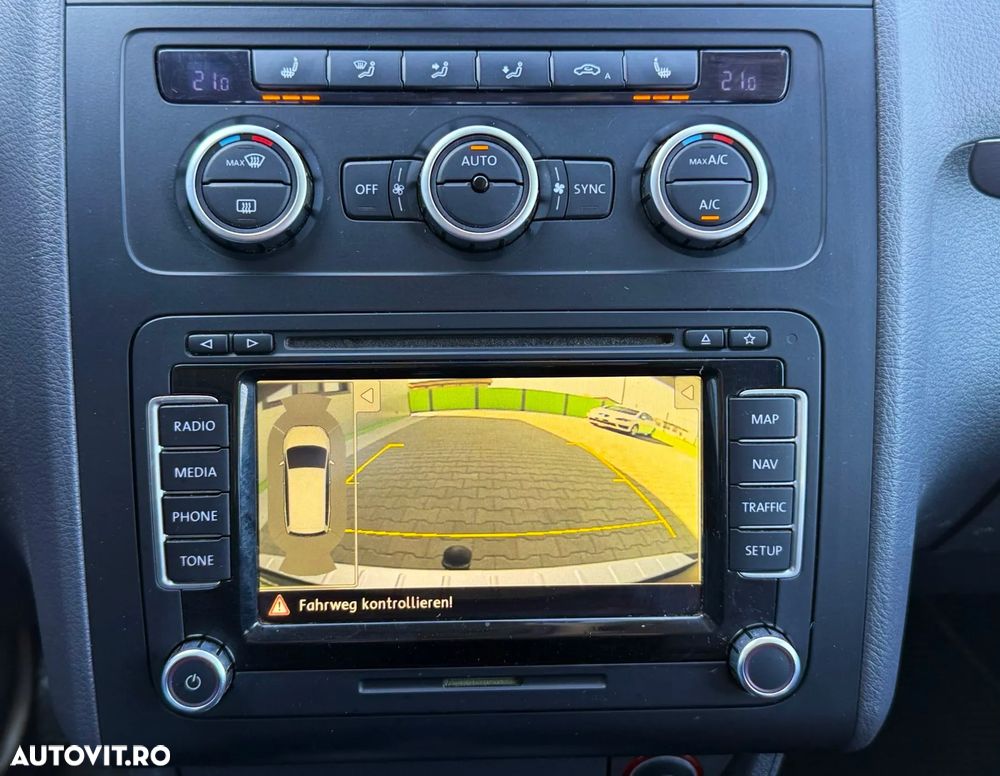 Volkswagen Touran 2.0 TDI DPF DSG Cross - 6