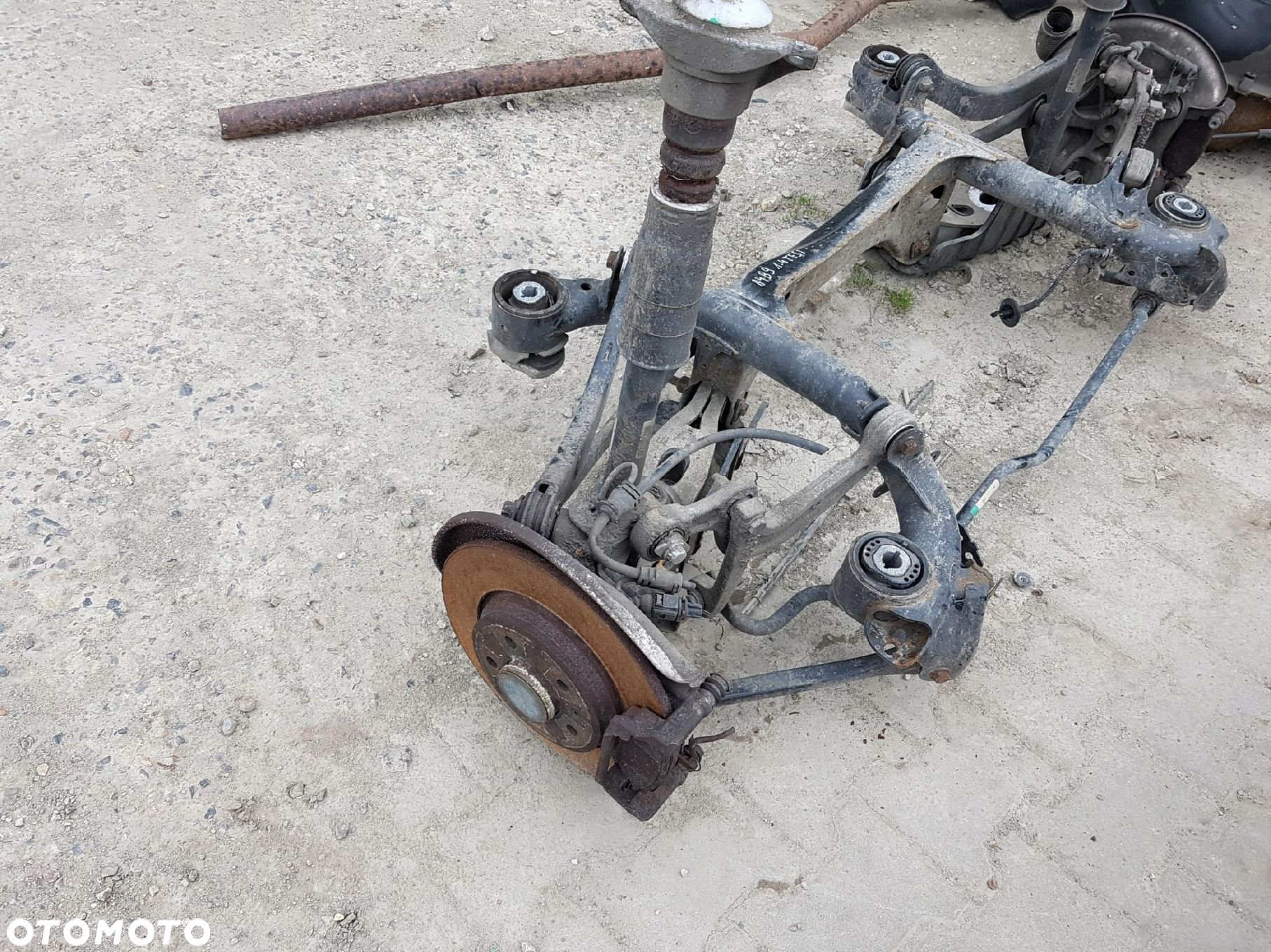 AUDI A4 B9 8W 15-18r BELKA ZAWIESZENIA TYŁ - 4