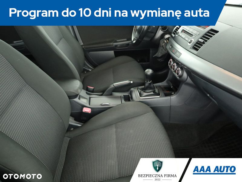 Mitsubishi Lancer - 8