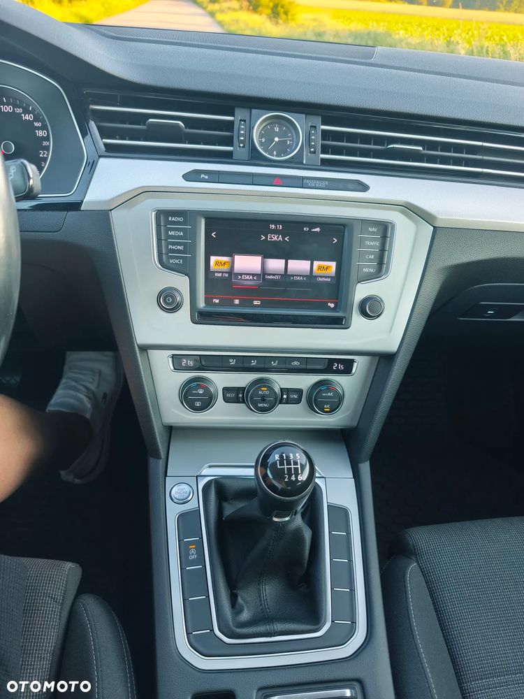 Volkswagen Passat 2.0 TDI BMT Comfortline - 12