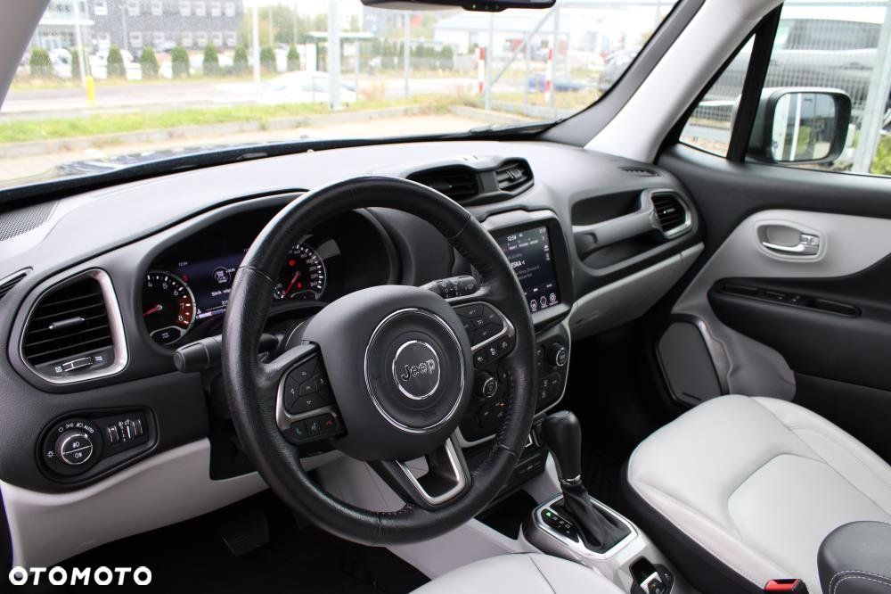 Jeep Renegade - 16