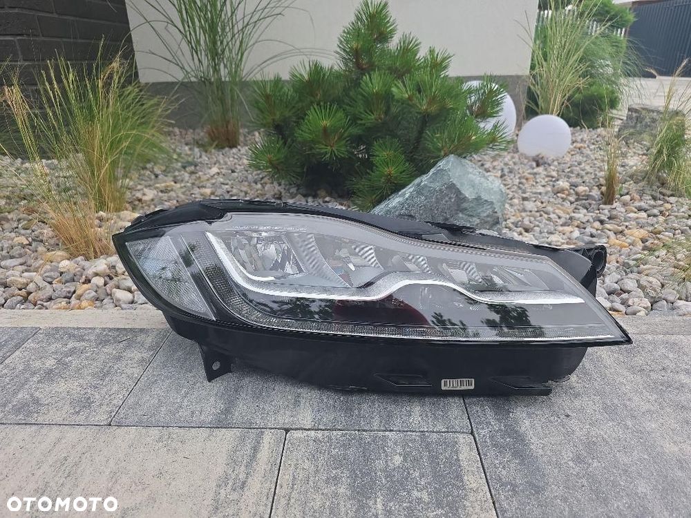 JAGUAR F PACE XF X260/761 Lampa prawa Kompletna Full Led GX63-13W029-LC - 1