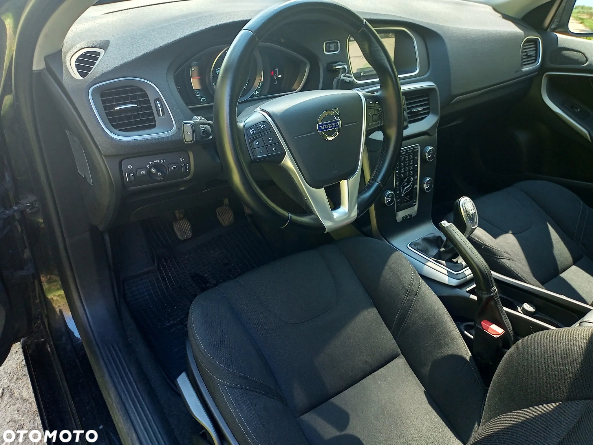 Volvo V40 D2 Momentum - 16