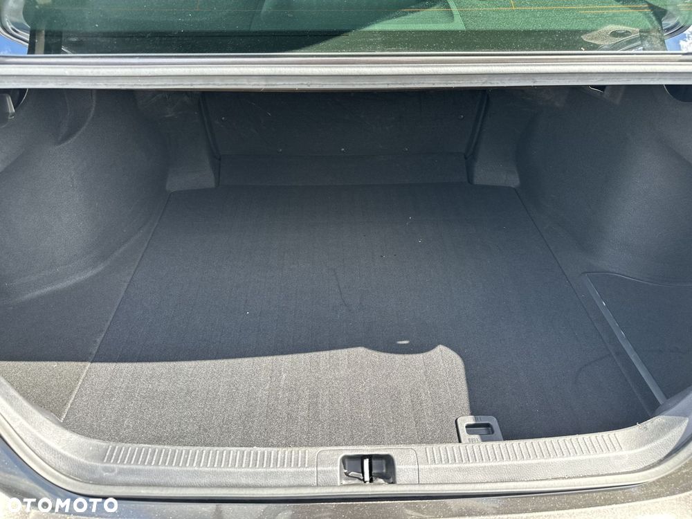 Toyota Camry 2.5 Hybrid Executive CVT - 15