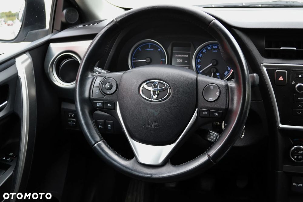 Toyota Auris 2.0 D-4D Premium - 22