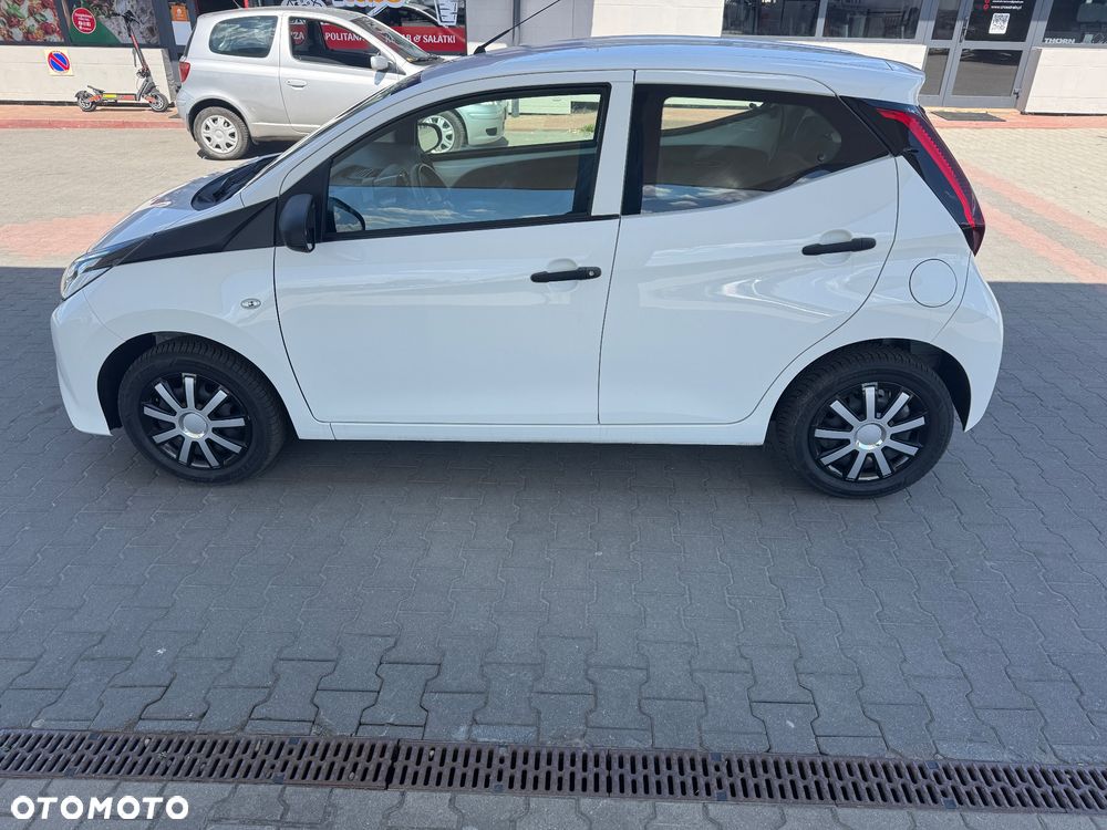 Toyota Aygo x - 2