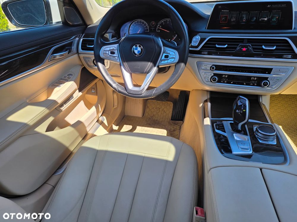 BMW Seria 7 740Li Edition Exclusive - 16