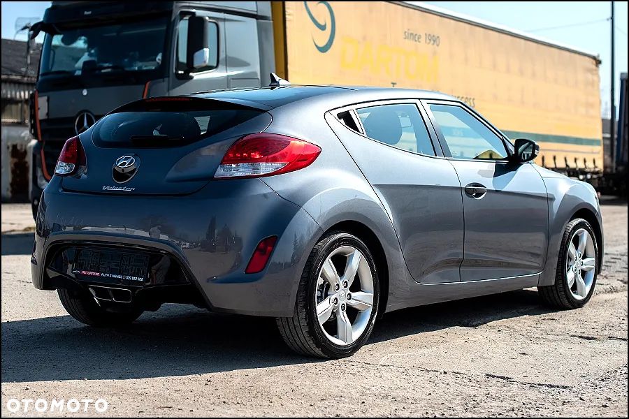 Hyundai Veloster - 9