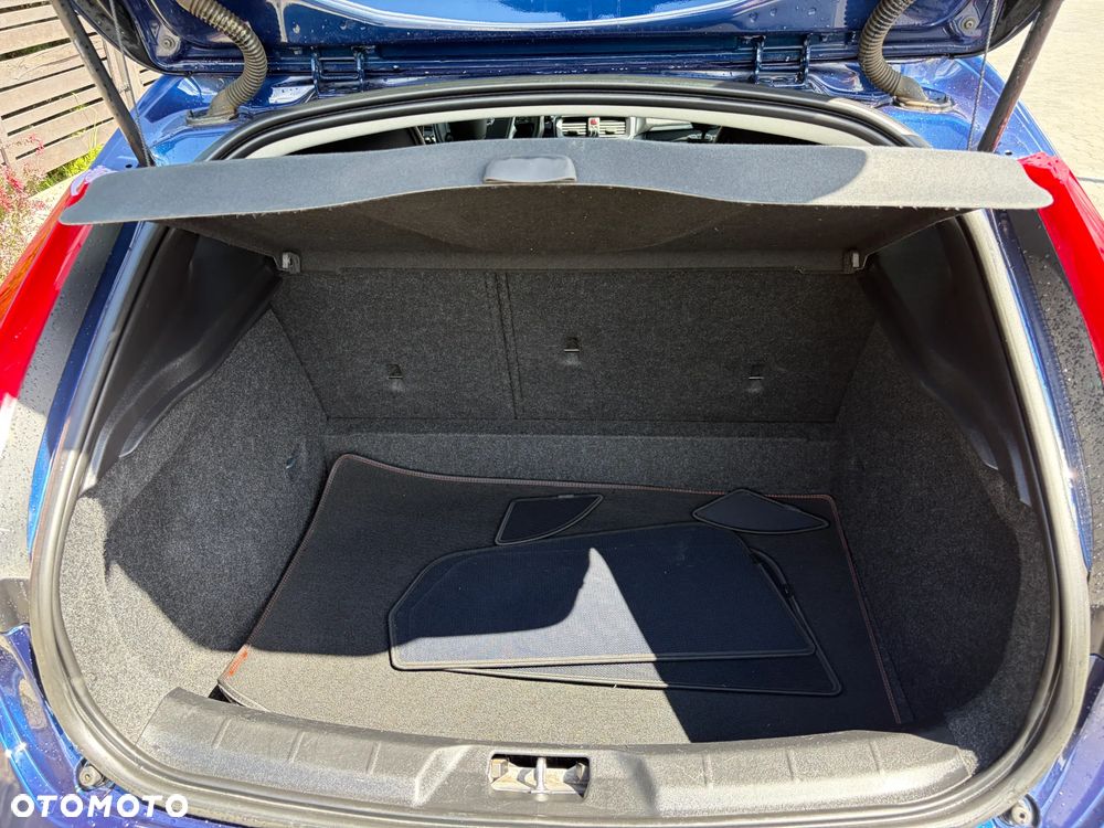 Volvo V40 D2 Drive-E Ocean Race - 9