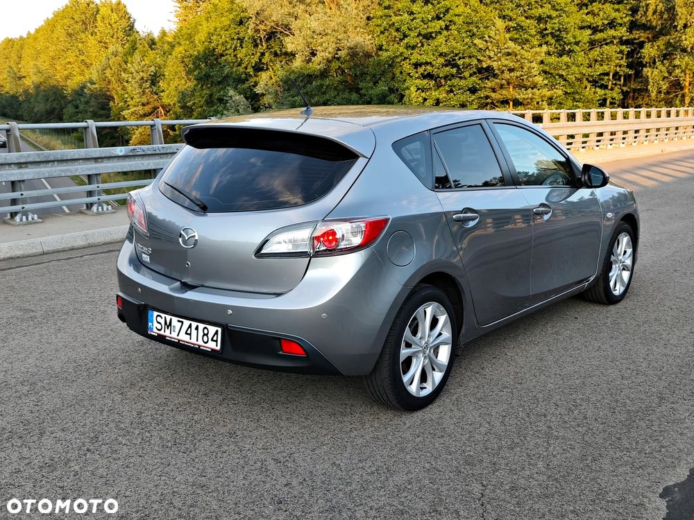 Mazda 3 1.6 Exclusive + - 4