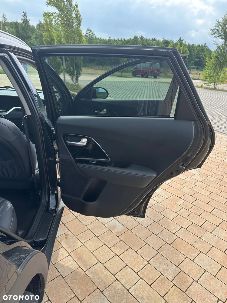 Kia Niro 1.6 GDI Hybrid L Business Line - 23