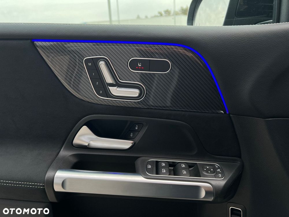 Mercedes-Benz GLB - 8