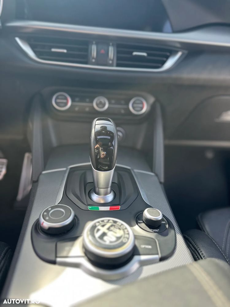 Alfa Romeo Stelvio 2.0 Turbo 16V AT8-Q4 Super - 25