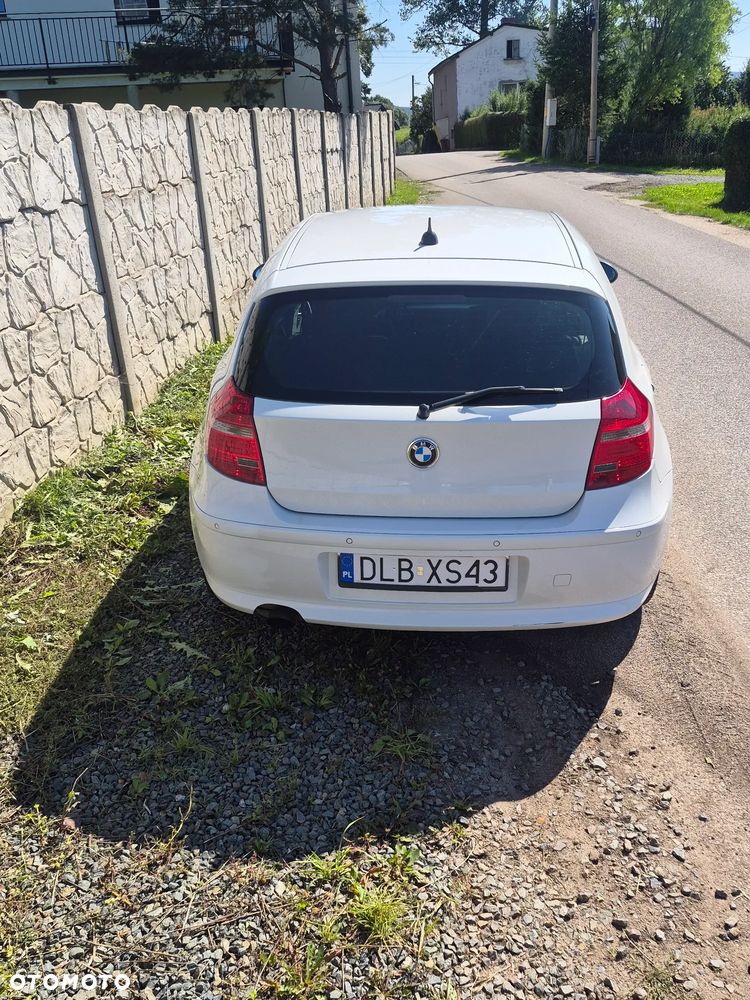 BMW Seria 1 116I 2008 photo 4