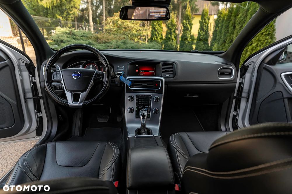 Volvo V60 D2 Geartronic Momentum - 23