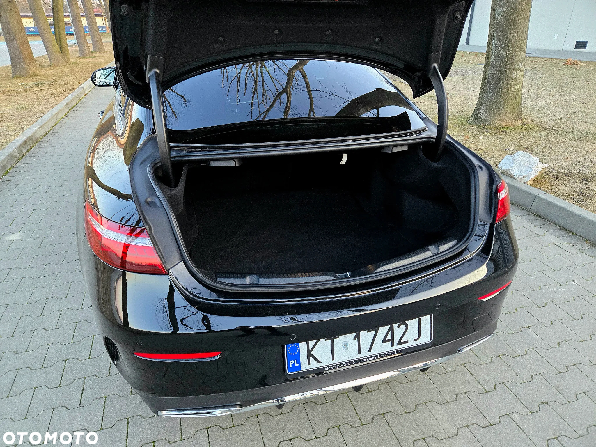 Mercedes-Benz Klasa E 220 d 4Matic Coupe 9G-TRONIC AMG Line - 5