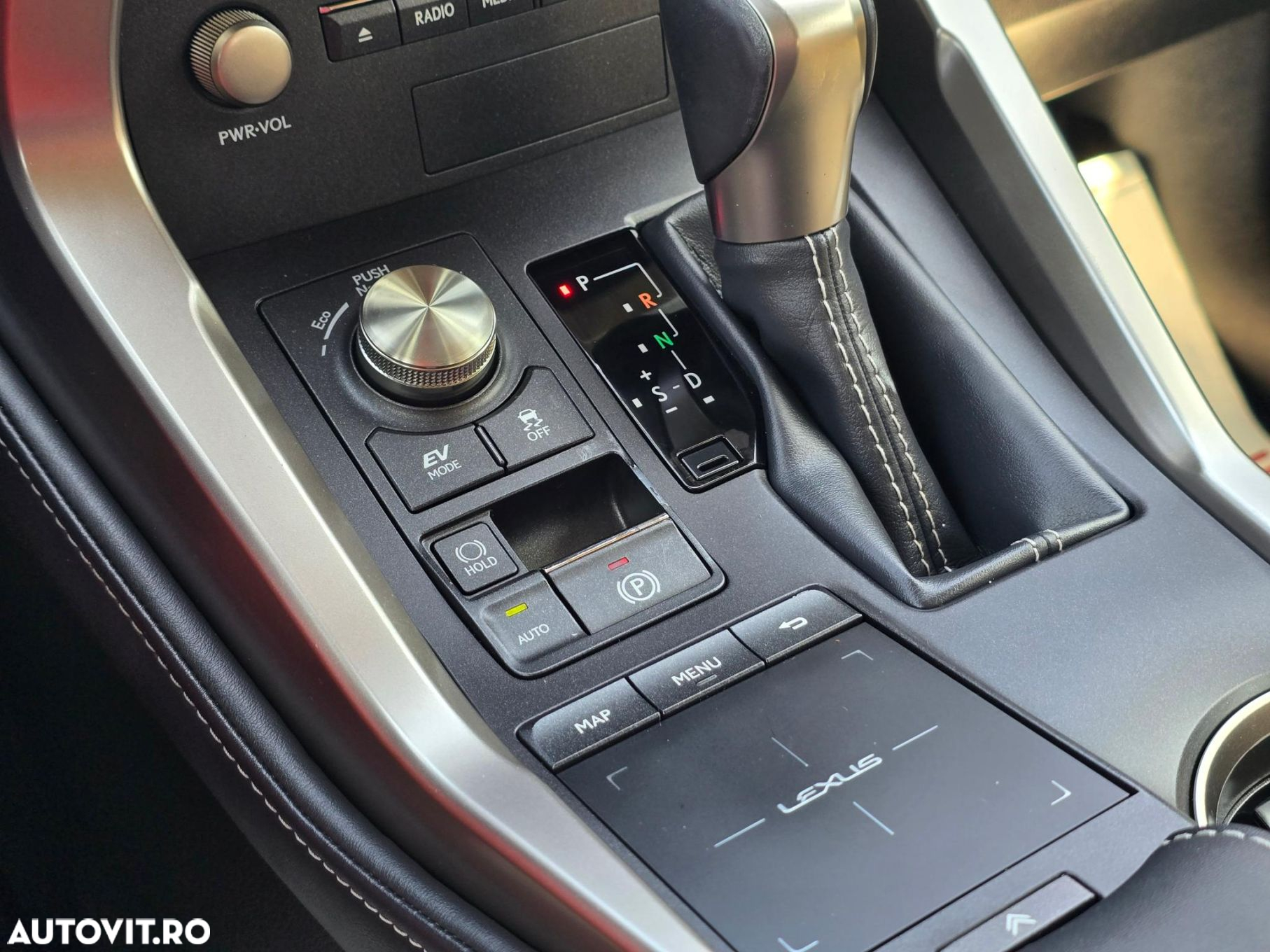 Lexus Seria NX - 24