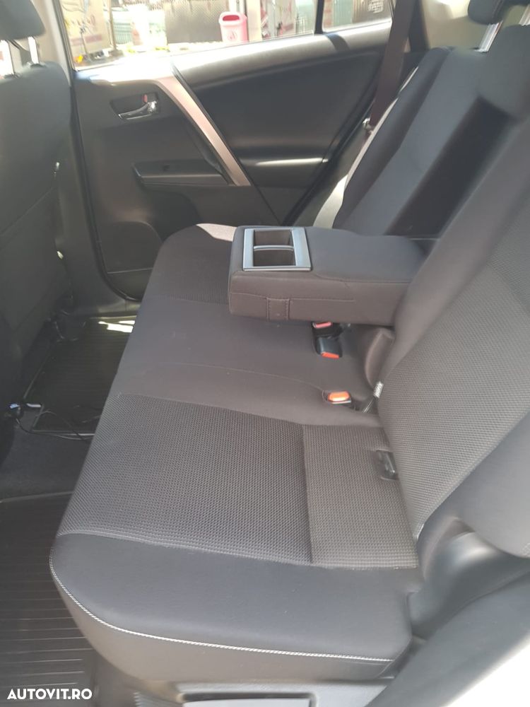 Toyota RAV4 - 4