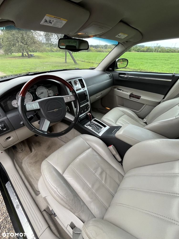 Chrysler 300C - 18