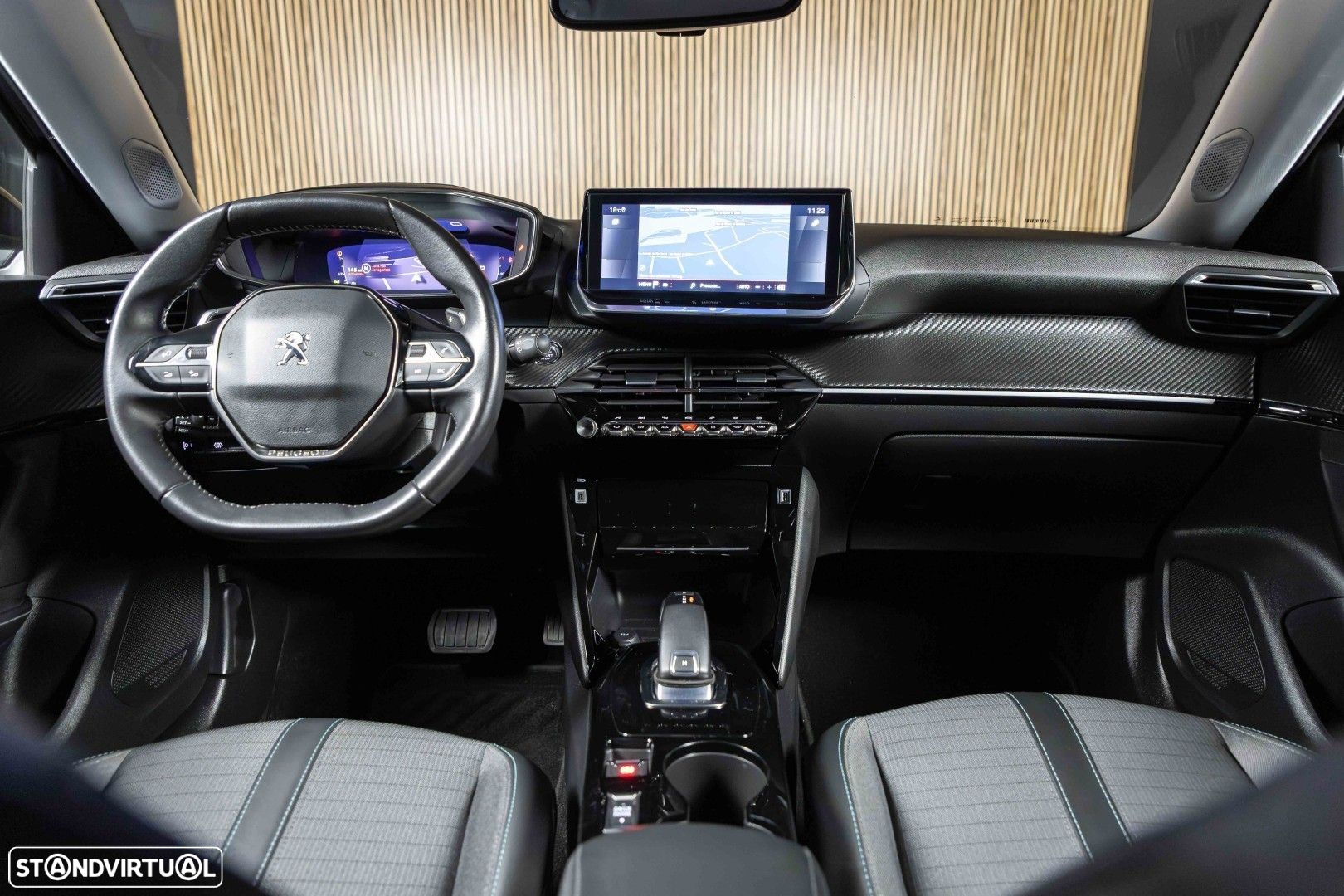 Peugeot 2008 1.2 PureTech Allure Pack EAT8 - 17