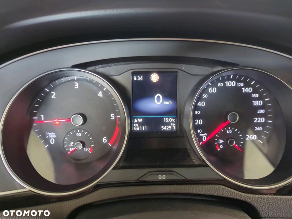 Volkswagen Passat 2.0 TDI EVO Business - 10