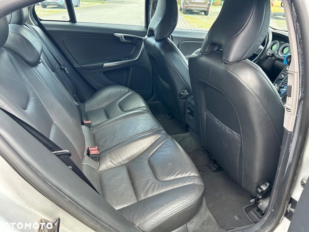 Volvo S60 D5 AWD Geartronic Summum - 23