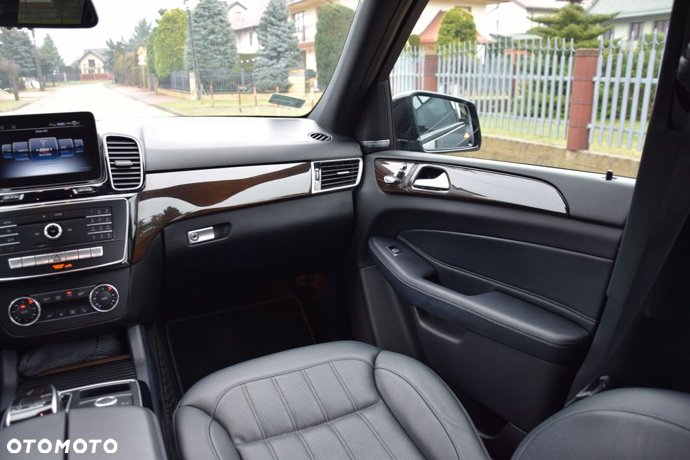 Mercedes-Benz GLE - 19